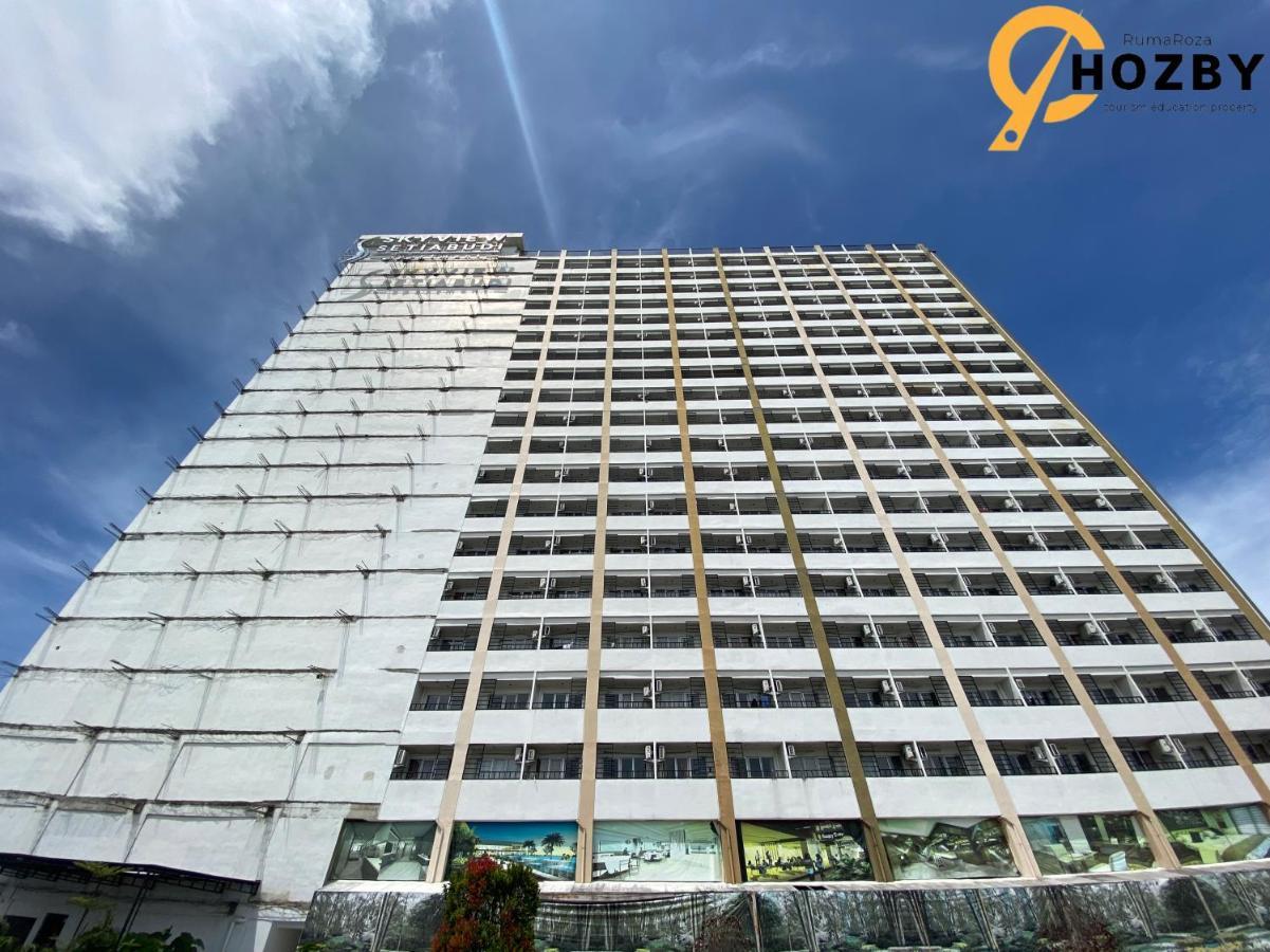 Hozby Skyview Setiabudi Suites Sunggal Exterior foto